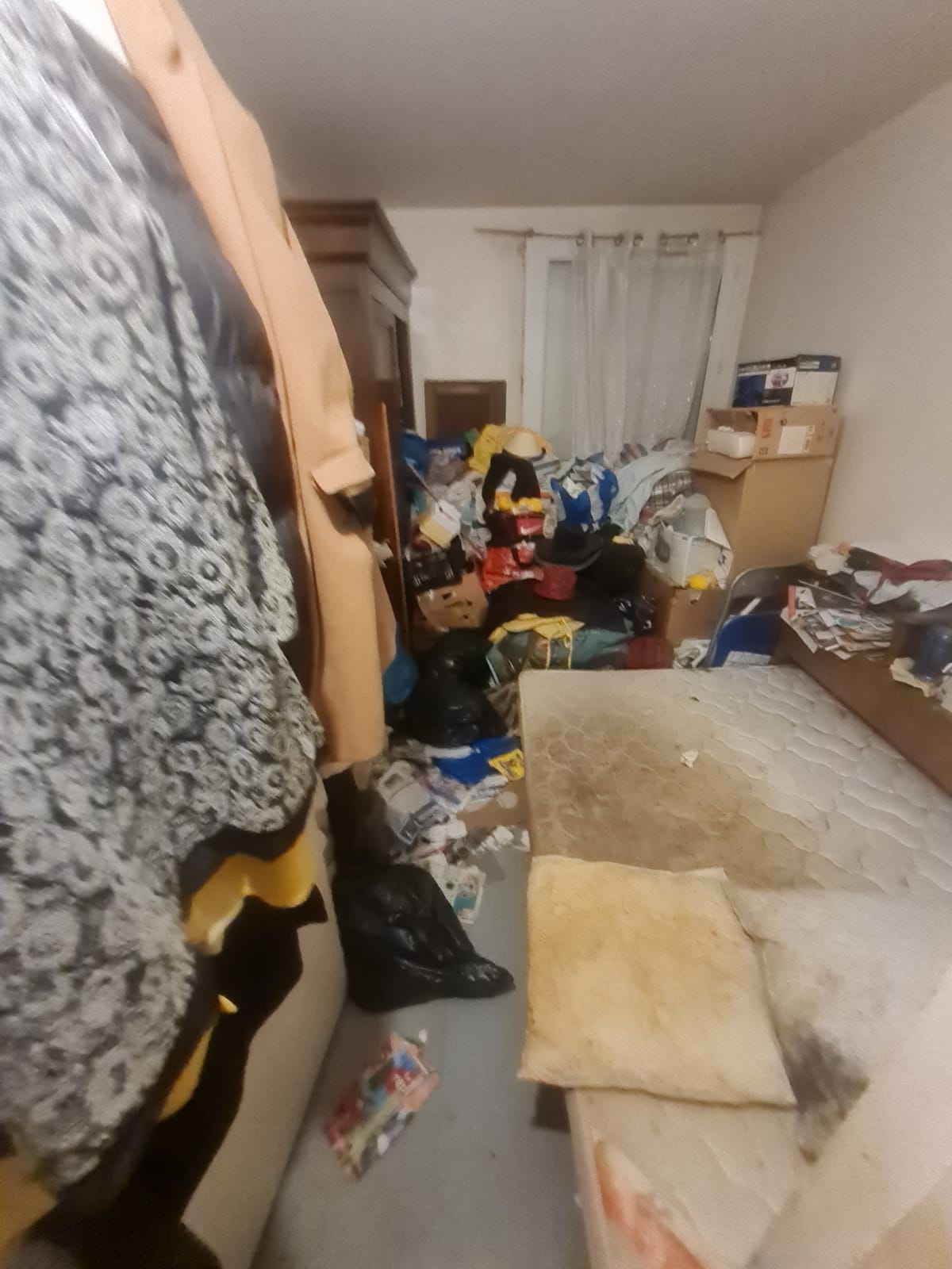 Nettoyage de logements insalubres : témoignages et conseils de professionnels IMG 20241016 WA0058